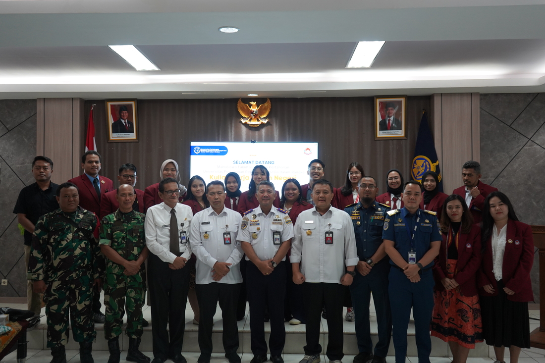 Mahasiswa Fakultas Strategi Pertahanan Unhan RI Bersinergi dengan KSOP Cirebon: Perkuat Pemahaman Strategis Pertahanan Maritim