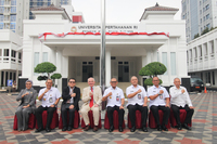 Plt.Rektor Unhan RI Menerima Kunjungan Courtesy Call Profesor Sir Hew Francis Anthony Strachan, Profesor Chichele dalam Sejarah Perang, Universitas Oxford, Inggris.